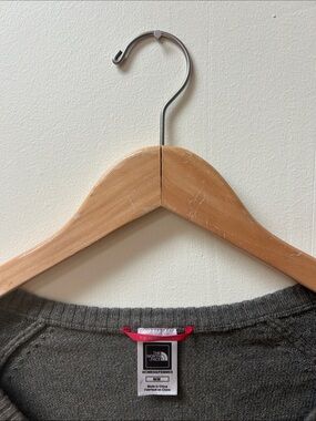 North face sweater